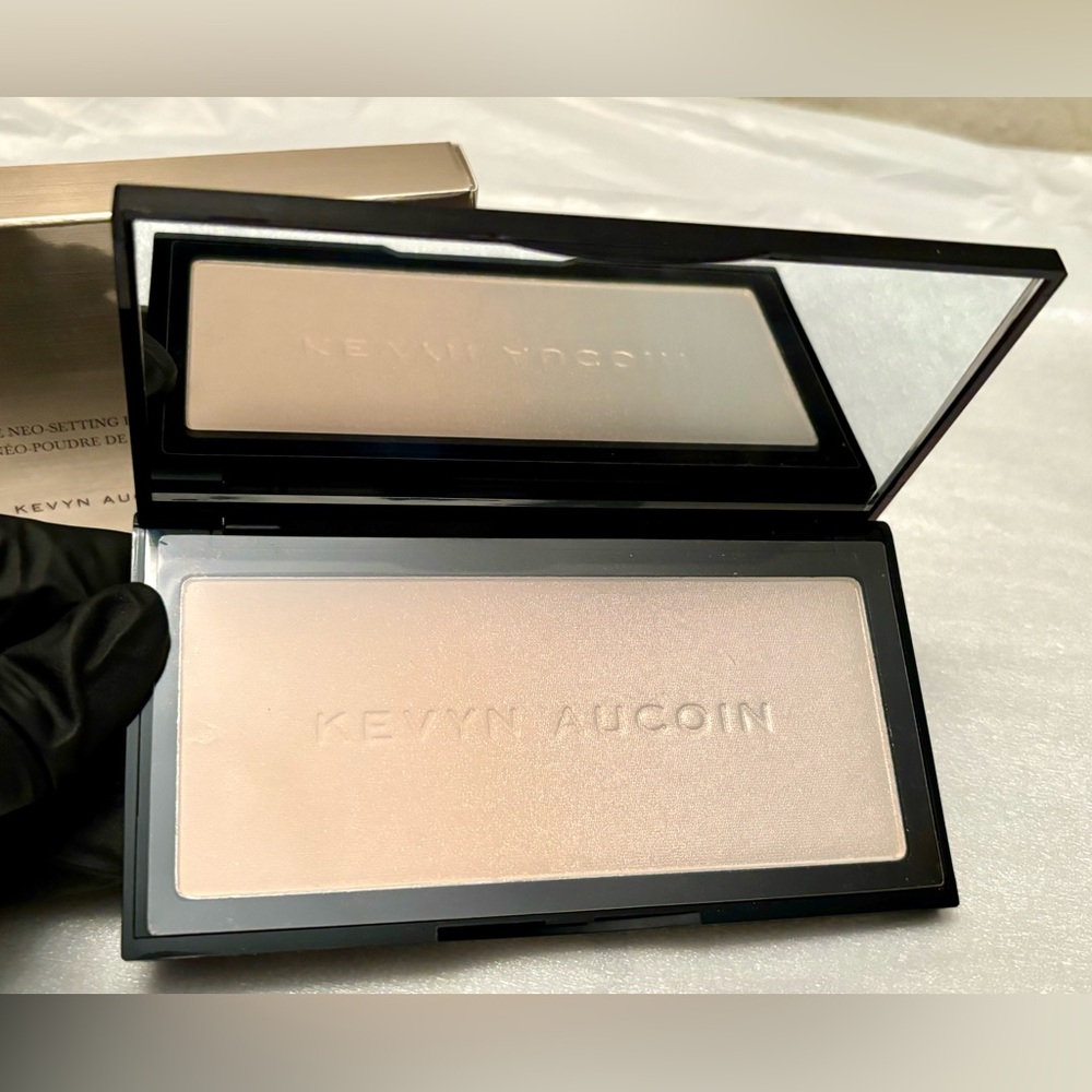 ❗️SALE❗️✨Kevyn Aucoin Versatile Highlighter: Paraben Free: Dermatologist Tested